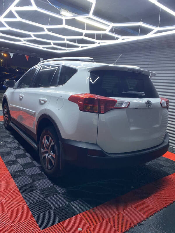2014 Toyota RAV4 LE