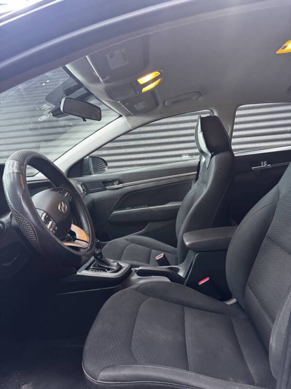 2020-hyundai-elantra-sel-4dr-sedan (5) 2020 Hyundai Elantra SEL