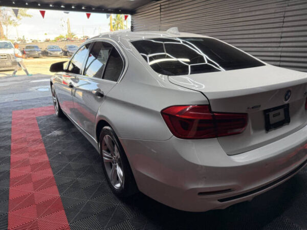 2018 BMW 3 Series 330i