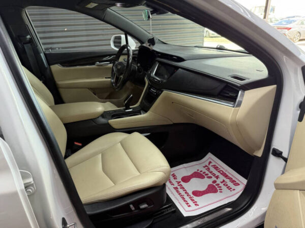 2018-cadillac-xt5-base-4x4-4dr-suv (5) 2018 Cadillac XT5