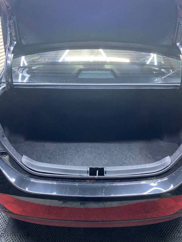 2019-toyota-corolla-se-4dr-sedan-cvt (12) 2019 Toyota Corolla SE