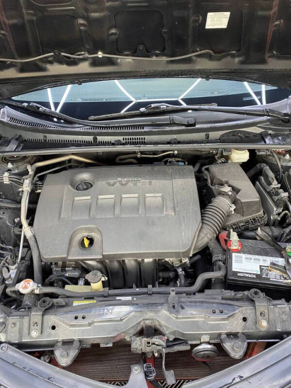 2019-toyota-corolla-se-4dr-sedan-cvt (14) 2019 Toyota Corolla SE